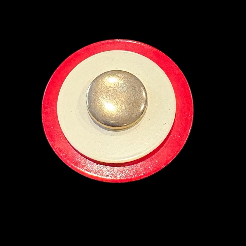 Vintage enamel round brooch. Gold tone center w/white & red. JB5